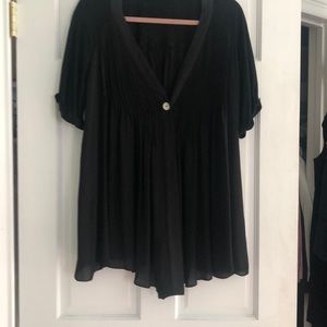 Pre-owned Elizabeth and James silk flowy black short sleeve blouse size large